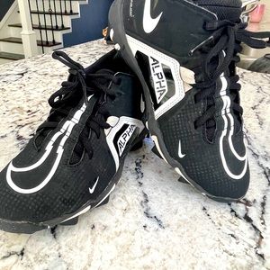 Boys football baseball cleats Nike Alpha size 4
